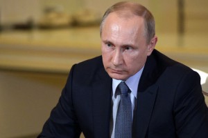 Путин: Граждан в условиях санкций надо защитить от контрафакта